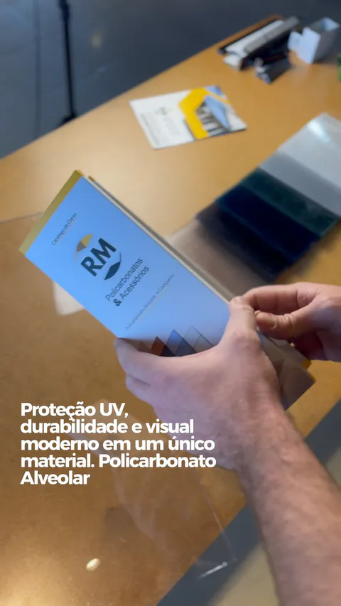 O policarbonato alveolar reúne características que fazem diferença no desempenho da cobertura ao longo do tempo.